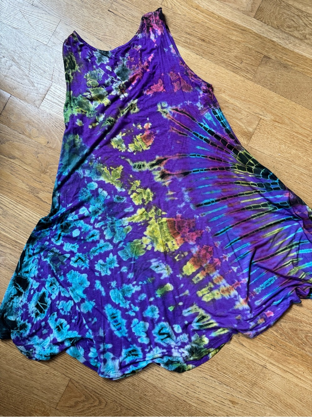 Sleeveless tie-dyed tank dress - Picture 6 of 10